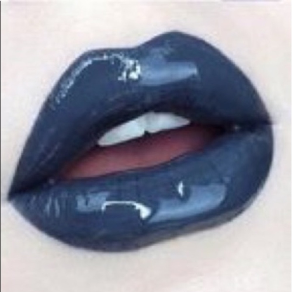 ❇️🧚♀️WOOLF KAT VON D MINI DISCONTINUED Everlasting LIQUID Lipstick NWOBOX
